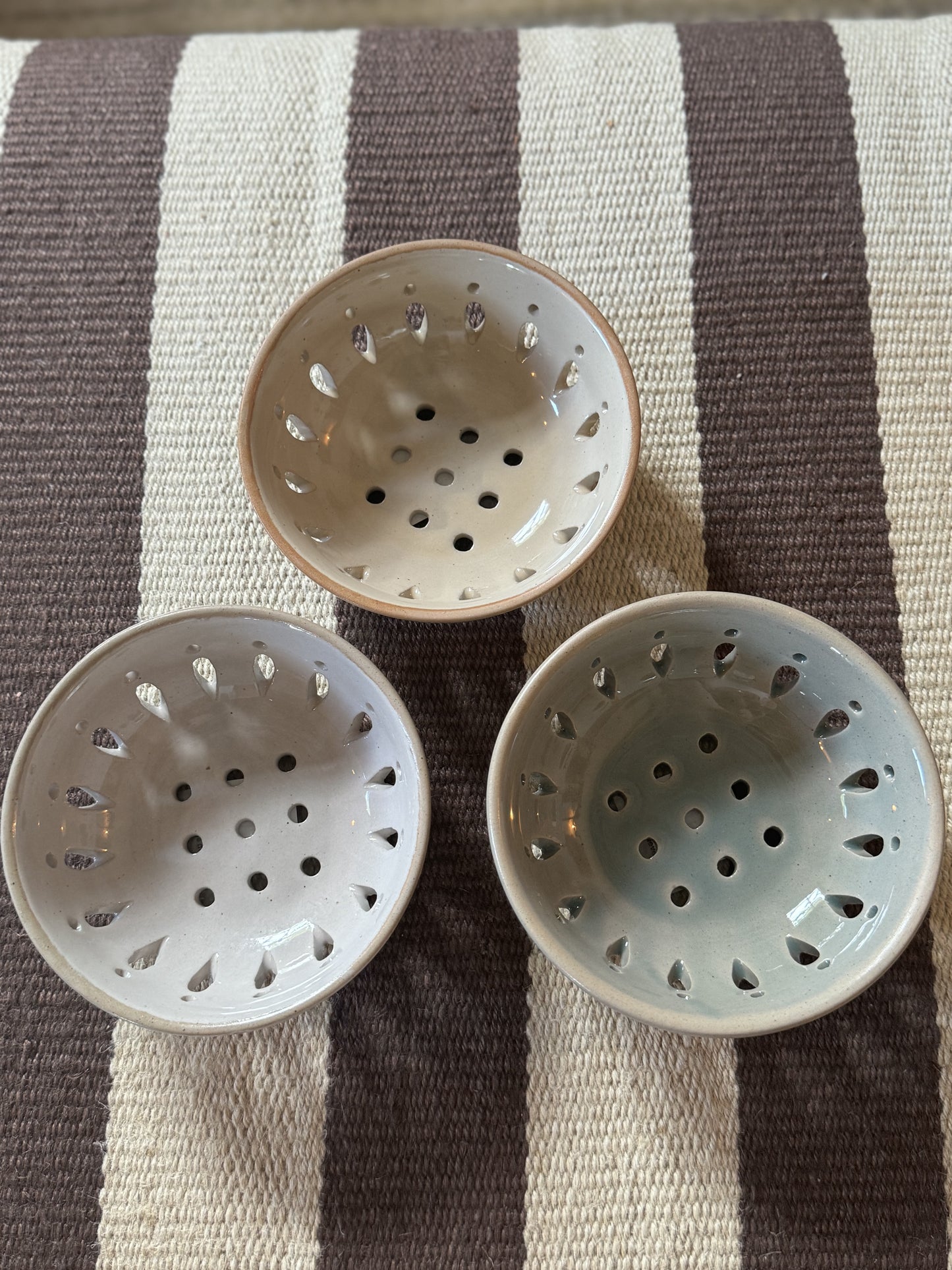 Stoneware Round Berry Bowl